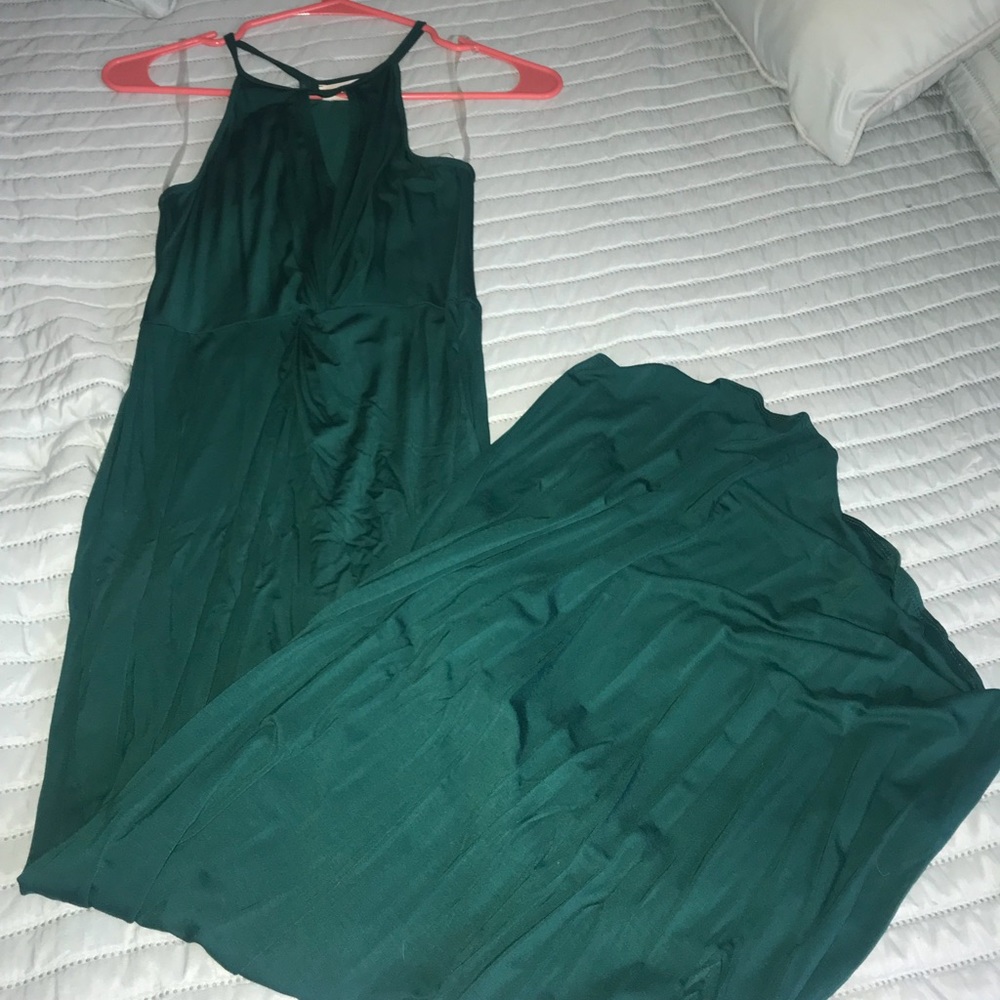 Small Dress with Knot Detail & Key Hole Cut Out